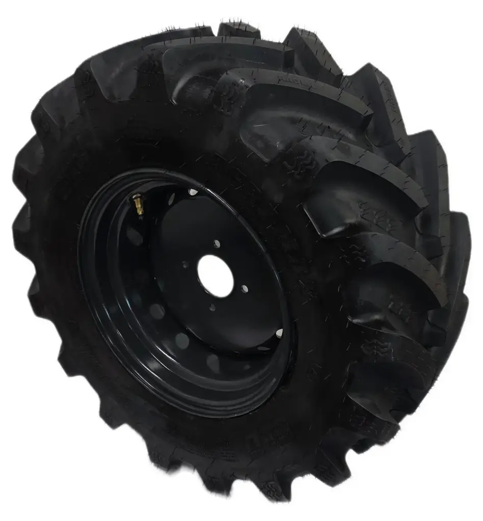 Rueda derecha M1/M2 con neumático BKT AGRIMAX RT657 - 320/65R16TL 120A8/117D